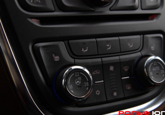 Подержанный автомобиль Opel Mokka 2014 года (19 фото)