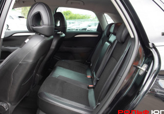 Подержанный автомобиль Citroen C4 Hatchback 2011 года (8 фото)