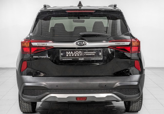 Подержанный автомобиль Kia Seltos 2021 года (6 фото)