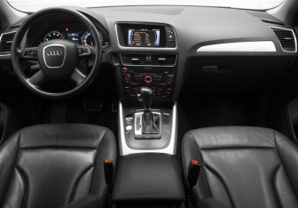 Подержанный автомобиль Audi Q5 2011 года (8 фото)
