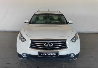 Подержанный автомобиль Infiniti QX70 2014 года (2 фото)