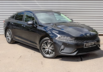 Подержанный автомобиль Kia K5 2021 года (3 фото)