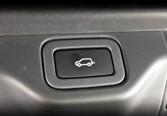 Подержанный автомобиль Land Rover Range Rover 2019 года (28 фото)