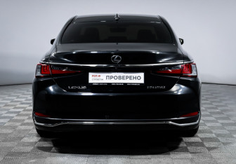 Подержанный автомобиль Lexus ES 2019 года (6 фото)