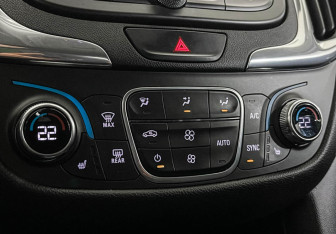 Подержанный автомобиль Chevrolet Equinox 2019 года (15 фото)