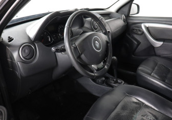 Подержанный автомобиль Renault Duster 2013 года (5 фото)
