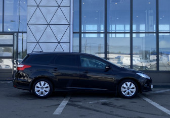 Подержанный автомобиль Ford Focus Wagon 2013 года (4 фото)
