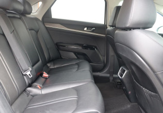 Подержанный автомобиль Kia K5 2021 года (22 фото)
