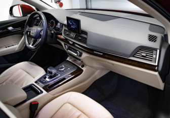 Подержанный автомобиль Audi Q5 2018 года (27 фото)