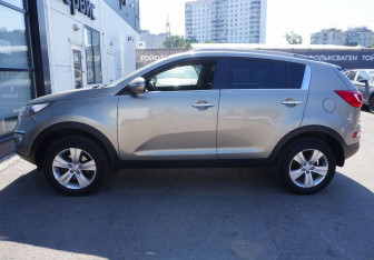 Подержанный автомобиль Kia Sportage 2012 года (8 фото)