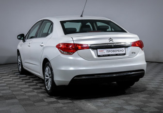 Подержанный автомобиль Citroen C4 Sedan 2013 года (7 фото)