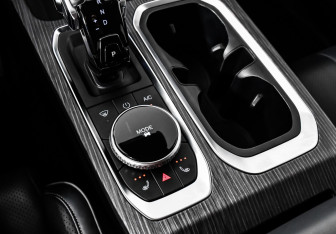 Подержанный автомобиль Jaecoo J7 2023 года (18 фото)