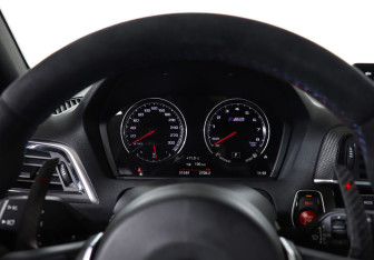 Подержанный автомобиль BMW M2 2019 года (11 фото)