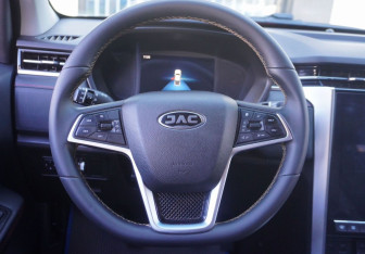 Подержанный автомобиль JAC T8 Pro 2023 года (14 фото)