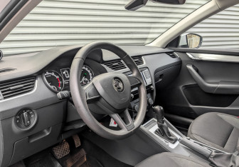 Подержанный автомобиль Skoda Octavia Liftback 2018 года (16 фото)