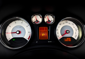 Подержанный автомобиль Peugeot 308 Hatchback 2010 года (13 фото)