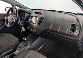 Подержанный автомобиль Kia Cerato Sedan 2016 года (11 фото)