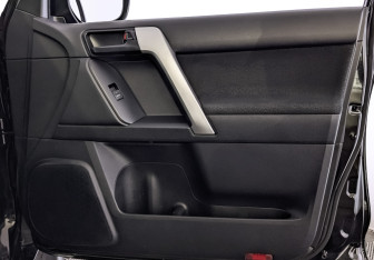 Подержанный автомобиль Toyota Land Cruiser Prado 2021 года (23 фото)