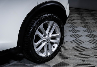 Подержанный автомобиль Nissan Juke 2013 года (10 фото)