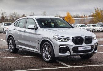 Подержанный автомобиль BMW X4 2020 года (4 фото)