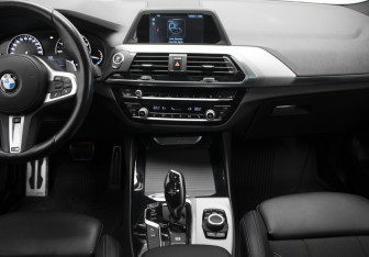 Подержанный автомобиль BMW X3 2019 года (19 фото)