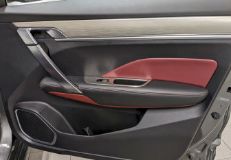 Подержанный автомобиль Geely Coolray 2023 года (17 фото)