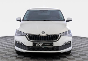 Подержанный автомобиль Skoda Rapid Liftback 2021 года (2 фото)