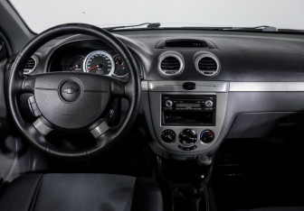 Подержанный автомобиль Chevrolet Lacetti Hatchback 2011 года (12 фото)