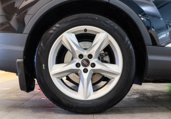 Подержанный автомобиль Audi Q7 2016 года (24 фото)