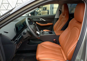 Подержанный автомобиль Omoda C5 2023 года (23 фото)