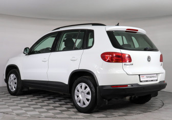 Подержанный автомобиль Volkswagen Tiguan 2015 года (6 фото)