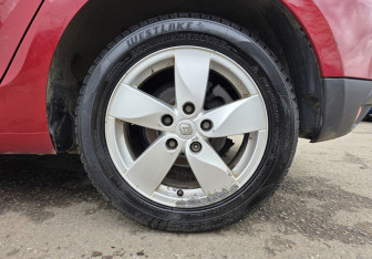 Подержанный автомобиль Renault Megane Hatchback 2010 года (17 фото)
