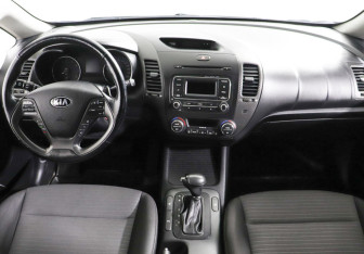 Подержанный автомобиль Kia Cerato Sedan 2015 года (6 фото)