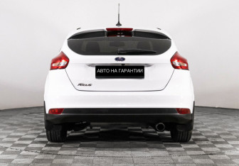 Подержанный автомобиль Ford Focus Hatchback 2019 года (4 фото)