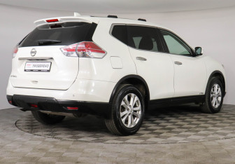 Подержанный автомобиль Nissan X-Trail 2017 года (5 фото)