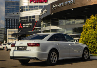 Подержанный автомобиль Audi A6 Sedan 2015 года (4 фото)