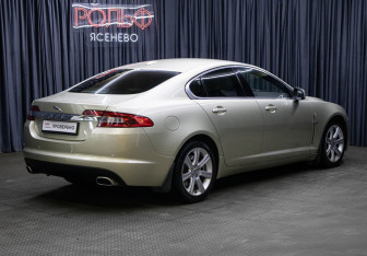 Подержанный автомобиль Jaguar XF Sedan 2008 года (5 фото)