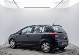 Подержанный автомобиль Opel Corsa 2008 года (7 фото)