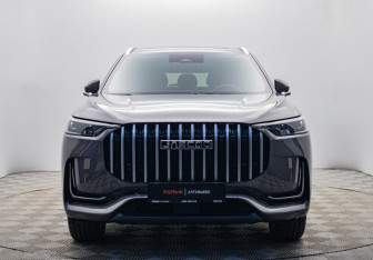 Подержанный автомобиль Jaecoo J8 2024 года (8 фото)