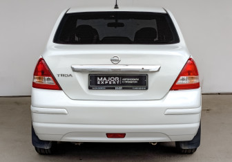 Подержанный автомобиль Nissan Tiida Sedan 2012 года (6 фото)