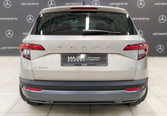 Подержанный автомобиль Skoda Karoq 2020 года (6 фото)