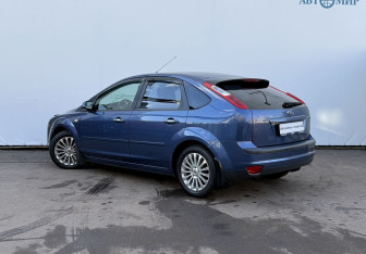 Подержанный автомобиль Ford Focus Hatchback 2008 года (7 фото)