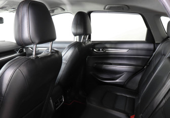 Подержанный автомобиль Mazda CX-5 2020 года (14 фото)