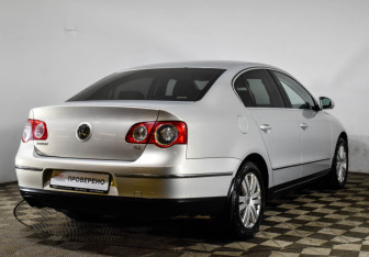 Подержанный автомобиль Volkswagen Passat Sedan 2009 года (4 фото)