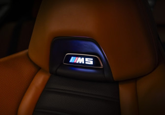 Подержанный автомобиль BMW M5 Sedan 2020 года (20 фото)