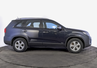 Подержанный автомобиль Kia Sorento 2018 года (4 фото)