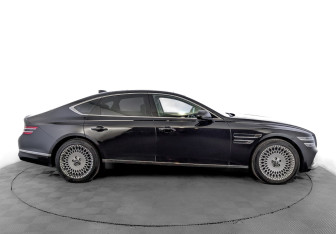 Подержанный автомобиль Genesis G80 2021 года (4 фото)