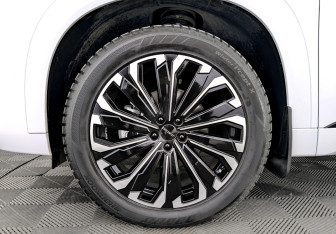 Подержанный автомобиль Jaecoo J8 2024 года (18 фото)