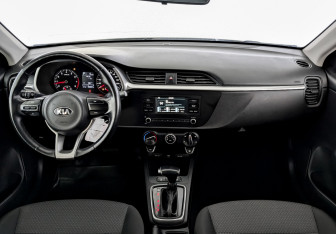 Подержанный автомобиль Kia Rio Hatchback 2021 года (14 фото)