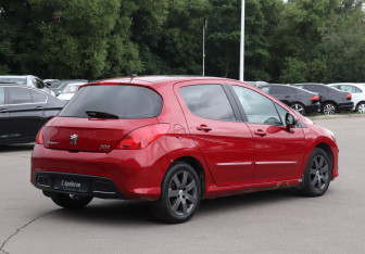 Подержанный автомобиль Peugeot 308 Hatchback 2010 года (5 фото)